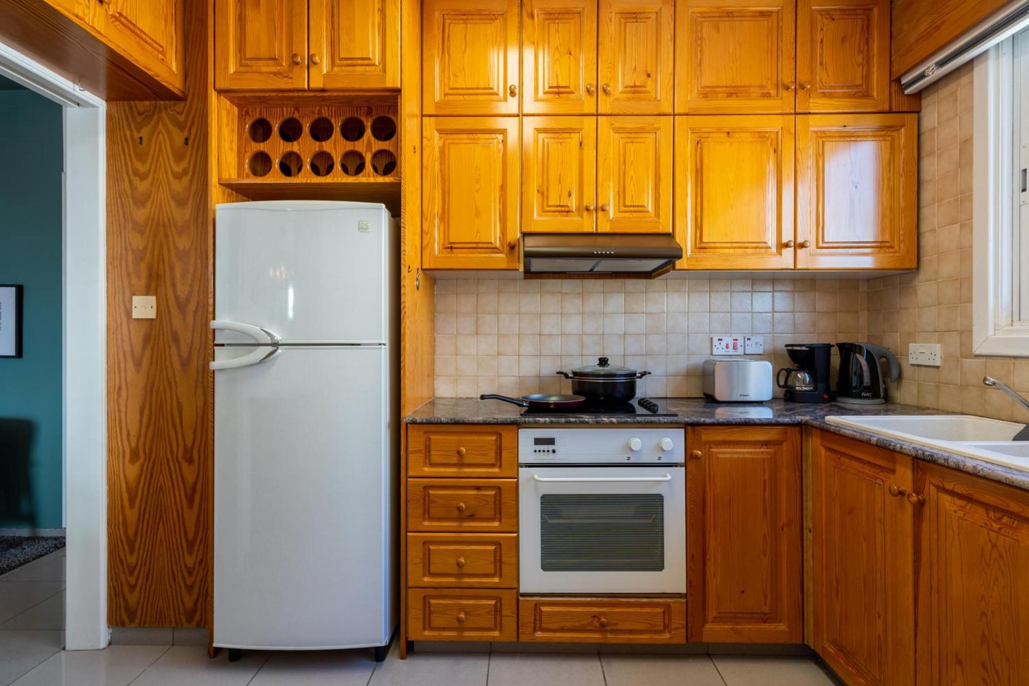 Jayde 2-Bedroom Apartment In Larnaca Exteriér fotografie